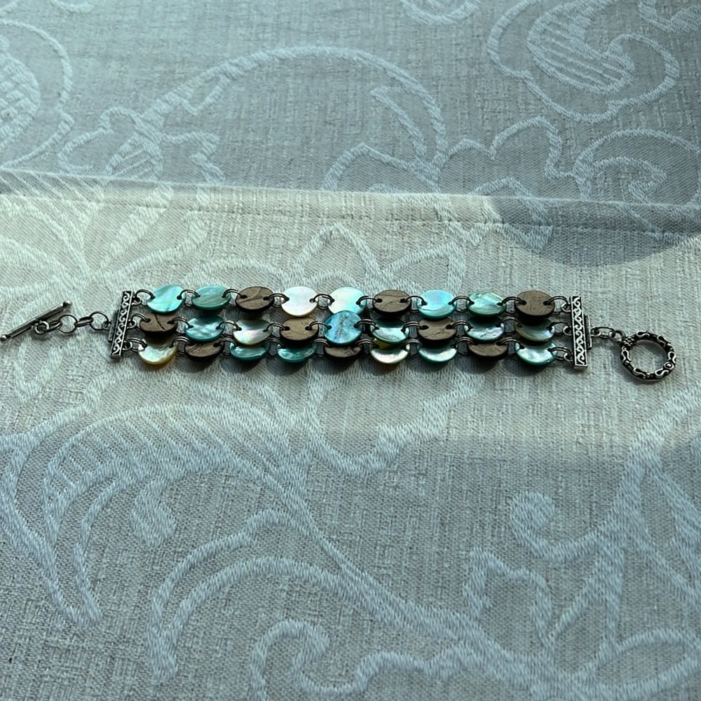BRACELET MOTHER OF PEARL NWOT